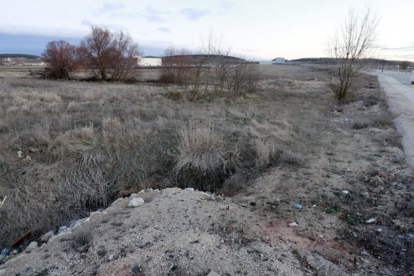 La parcela adquirida por la multinacional alemana está en el extremo más oriental de la ampliación de Villalonquéjar IV.-RAÚL G. OCHOA