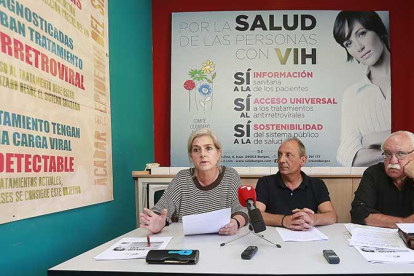 Beltrán, Noguero y Lorenzo, ayer en la rueda de prensa.-RAÚL G. OCHOA