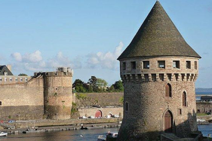 Vista del puerto de Brest, en Francia, en cuya mezquita se ha producido un tiroteo este jueves.-