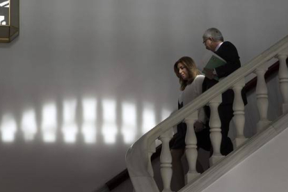 Si algo han dejado claro los partidos de la oposición en Andalucía durante sus intervenciones de este martes en el Parlamento es que no terminan de creerse las propuestas del PSOE-A. IU, Ciudadanos y Podemos, que han avanzado formalmente su 'no' a la vota-Foto: EFE / JULIO MUÑOZ