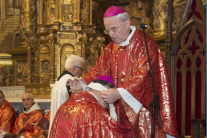 Fratini impone el palia al arzobispo.-ICAL