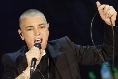 Sinead O'Connor, en una actuación en Italia en el 2014.-AP / ANTONIO CALANNI