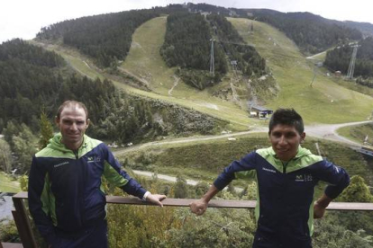 Valverde y Nairo, en la jornada de descanso andorrana.-Foto: EFE / JAVIER LIZÓN