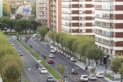 Tráfico en la avenida de Cantabria. ECB