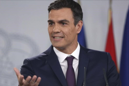 Sánchez, en una rueda de prensa en Moncloa-DAVID CASTRO