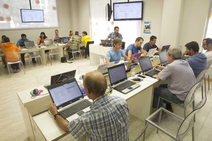 La oferta formativa es gratuita y muy variada y está abierta a todos los ciudadanos.-SANTI OTERO
