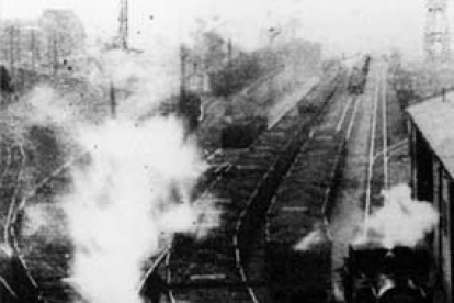Tráfico de trenes en la época en la que las locomotoras circulaban por la Trinchera de los yacimientos de Atapuerca.