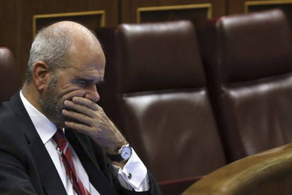 Chaves, en un pleno del Congreso, el pasado día 16.-Foto: Kiko Huesca / EFE