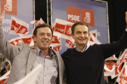 Joan Ignasi Pla y José Luis Rodríguez Zapatero en un acto de campaña del PSPV.-MIGUEL LORENZO