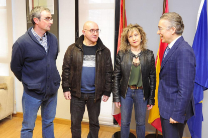 Ibáñez acudió acompañada por sus dos tenientes de alcalde.-ISRAEL L. MURILLO