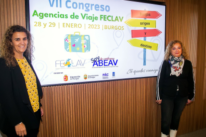 Itziar Blanco y Gema Alonso, responsables de la asociación de agencias de viajes ABEAV, en la presentación del congreso. TOMÁS ALONSO