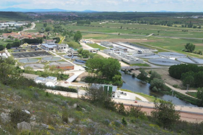 Estado actual de las obras de la Estación Depuradora de Aguas de Burgos en una imagen tomada a finales de la pasada semana La depuradora ya ha entrado en funcionamiento.-ISRAEL L. MURILLO