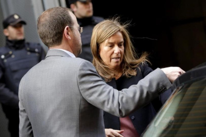Ana Mato, en marzo del 2015, tras declarar en la Audiencia Nacional durante la instrucción del 'caso Gürtel'.-JOSÉ LUIS ROCA