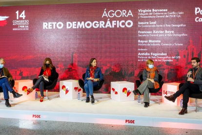 Ágora sobre despoblación en el 14º Congreso Autonómico del PSOE de Castilla y León.SANTI OTERO