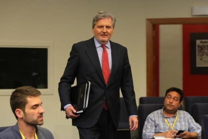 El portavoz del Gobierno, Íñigo Méndez de Vigo, este viernes en la rueda de prensa posterior al Consejo de Ministros.-JUAN MANUEL PRATS
