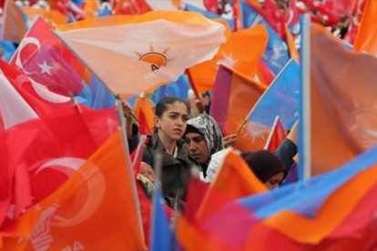 Míting del cierre de campaña del AKP en Ankara, ayer.-AFP /ADEM ALTAN