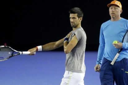 Djokovic y Becker, en el último Abierto de Australia.-AP / MARL BAKER