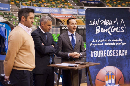 De izquierda a derecha, Albano Martínez, Marc Benhamou y Félix Sancho durante su comparecencia en el Coliseum.-SPB/M. GONZÁLEZ.