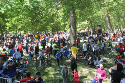 La gran fiesta de la bici terminó, como marca la tradición, en el parque de El Parral-ISRAEL L. MURILLO