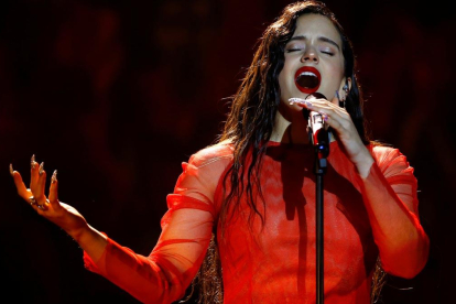 Rosalía revoluciona los Goya con su versión de Me quedo contigo.-REUTERS