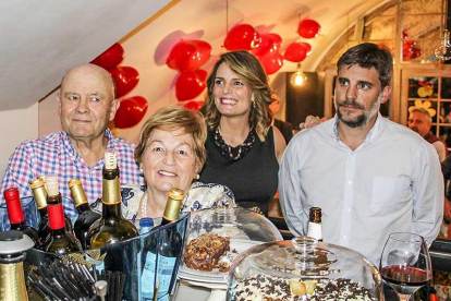 La familia Saiz Vélez celebró los 30 años del negocio familiar.-ECB