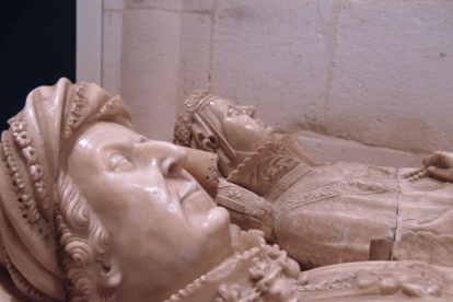 Detalle del sepulcro.-