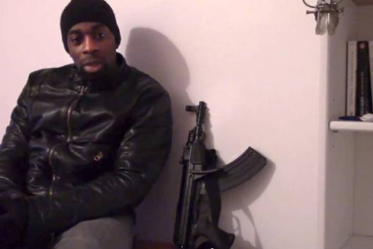 Amedy Coulibaly, en una captura de vídeo de grupos yihadistas.-Foto: AP