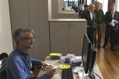 César Rico, presidente de la Diputación, presentó ayer las nuevas dependencias del IDJ.-RAÚL OCHOA