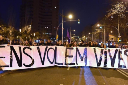 Manifestación contra la violencia machista en Nou Barris, en marzo pasado.-ADRIANA DOMÍNGUEZ