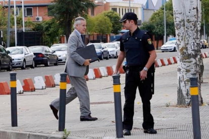 Miguel Blesa llega a la Audiencia Nacional en el inicio del juicio por las tarjetas 'black'.-JUAN MANUEL PRATS