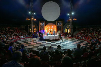 Imagen de una de las actuaciones del Circo Encantado, de la compañía ‘Il Circo Italiano’. TOMÁS ALONSO