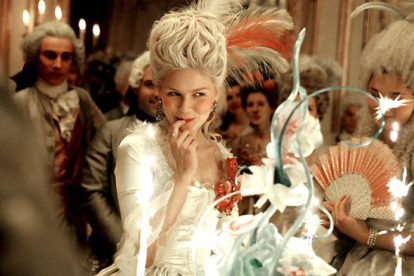 Kirsten Dunst, en una escena de María Antonieta, de Sofia Coppola.-EL PERIÓDICO