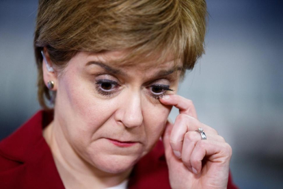 La líder del Partido Nacional Escocés (SNP), Nicola Sturgeon, tras conocer los resultados.-ROBERT PERRY / EFE