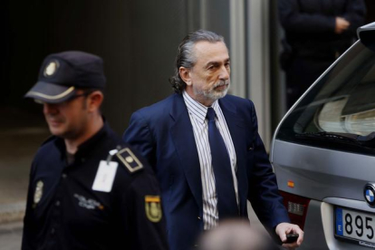 Francisco Correa, presunto cabecilla de la trama Gürtel, llega a la Audiencia Nacional.-DAVID CASTRO
