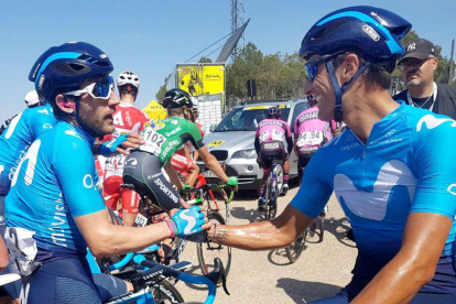 Carlos Barbero y Daniele Bennati se saludan tras la etapa.-PHOTO GOMEZ SPORT