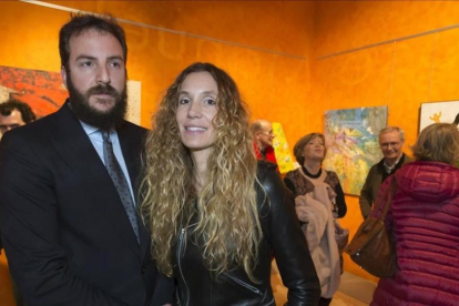 Borja Thyssen posa junto a su mujer, Blanca Cuesta.-EFE / RAUL SANCHIDRIAN