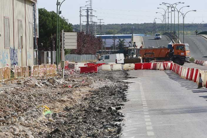 Las obras en el polígono de Gamonal se desarrollan entre el puente sobre el ferrocarril y la N-1.-RAÚL G. OCHOA