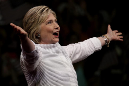 Hillary Clinton se proclama vencedora de las primarias demócratas en EEUU el 7 de junio.-PETER FOLEY / EFE