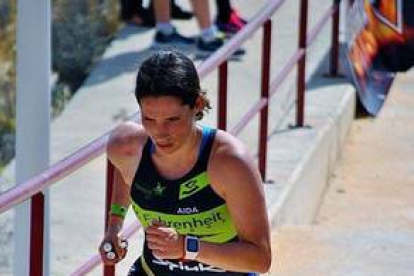 La triatleta Aída Valiño, durante una prueba.-Foto: TWITTER