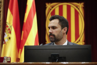 El presidente del Parlament, Roger Torrent, en la Cámara catalana.-FERRAN NADEU
