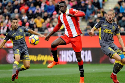 Debut goleador: el keniata Micahel Olunga marcó tres tantos al Las Palmas (6-0).-ROBIN TOWNSEND