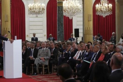 Emmanuel Macron durante su discurso anual a los embajadores. /-PHILIPPE WOJAZER / AP