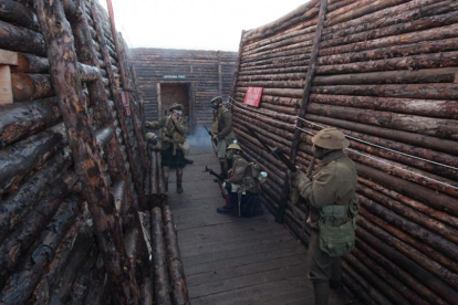 La recreación del la I Guerra Mundial contó con todo lujo de detalles, desde los decorados hasta la vestimenta y objetos de los soldados.-G.G.
