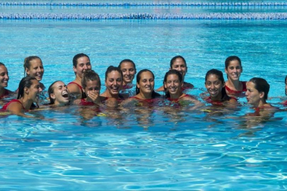 La selección femenina de waterpolo, en la piscina del CAR de Sant Cugat este miércoles-JORDI COTRINA