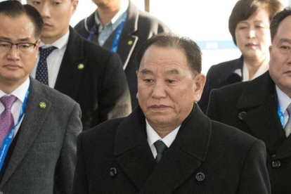 El vicepresidente de Corea del Norte, Kim Yong-chol (centro).-YONHAP