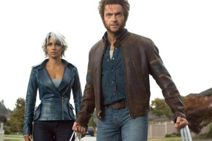 Halle Berry y Hugh Jackman, en una escena de la película 'X-Men: La decisión final'.-