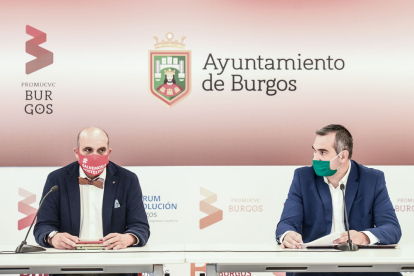 Fernando de la Varga y Leví Moreno, en la presentación de la jornada. ECB