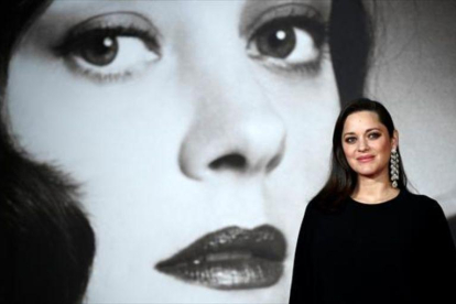 Marion Cotillard posa durante el estreno de 'Aliados' en Londres.-REUTERS / DYLAN MARTINEZ