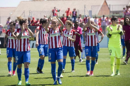 Las jugadoras del Atlético de Madrid celebran el título de Liga.-LUCA PIERGIOVANI