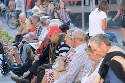 En Burgos viven 365.296 personas, el 29% con más de 65 años. Se han perdido cerca de 10.000 vecinos en dos años.-ISRAEL L. MURILLO